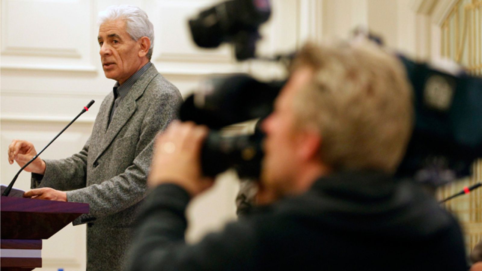 El ministro de Exteriores libio renuncia a su cargo y se marcha a Londres | Ver