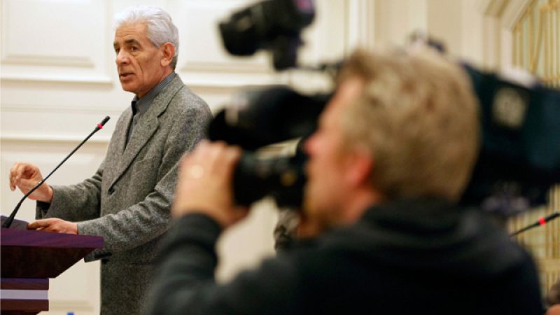 El ministro de Exteriores libio renuncia a su cargo y se marcha a Londres | Ver