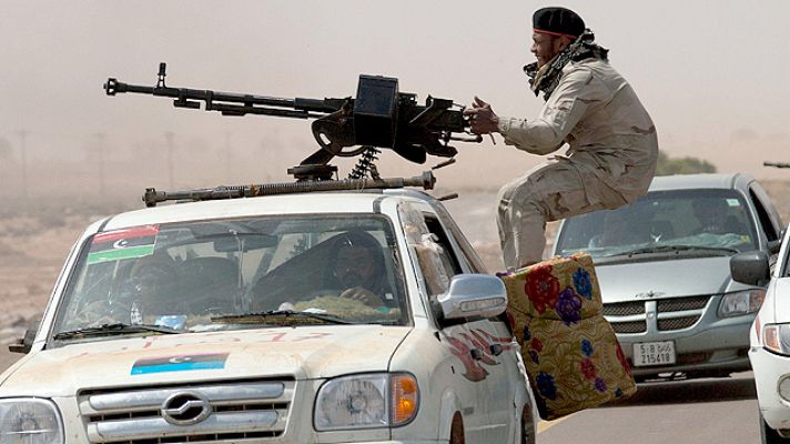  - Los rebeldes abandonan el terreno ganado por la contraofensiva de Gadafi