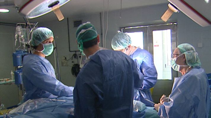 Telediario 1 - Recortes en hospitales catalanes