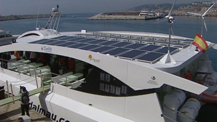 Telediario 1 - Catamarán con energías renovables