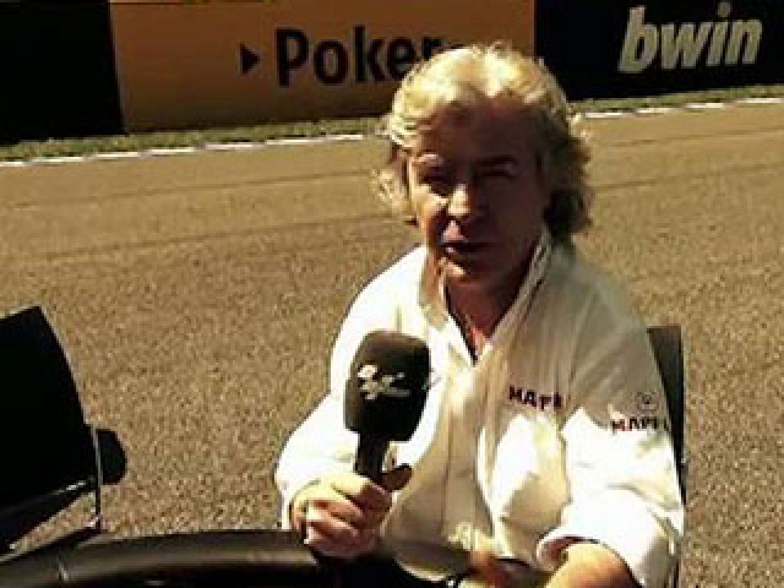 El sponsor Bwin ha reunido a los pilotos Loris Capirossi, Randy de Puniet y Nico Terol junto a las leyendas Alex Crivillé, Angel Nieto y Randy Mamola en la parrilla de salida del circuito de Jerez, horas antes de que den comienzo los entrenamientos l