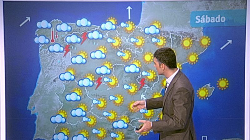 Nubes y posibles lluvias a lo largo del día en la península