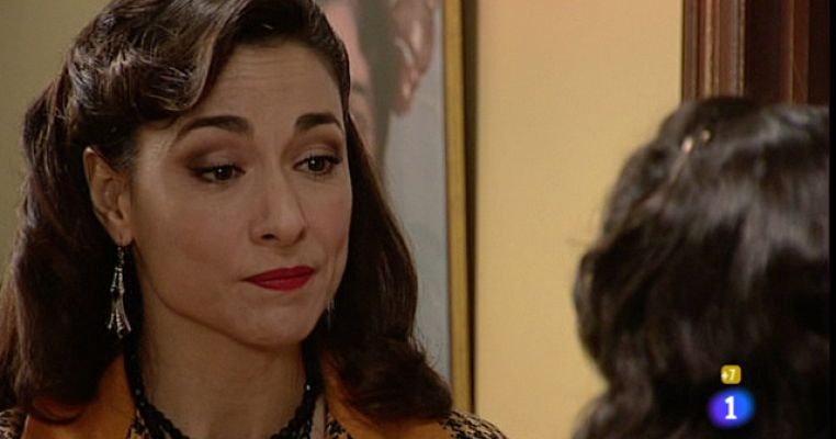 Amar en tiempos revueltos - Amar - Adelina consuela a Chelo