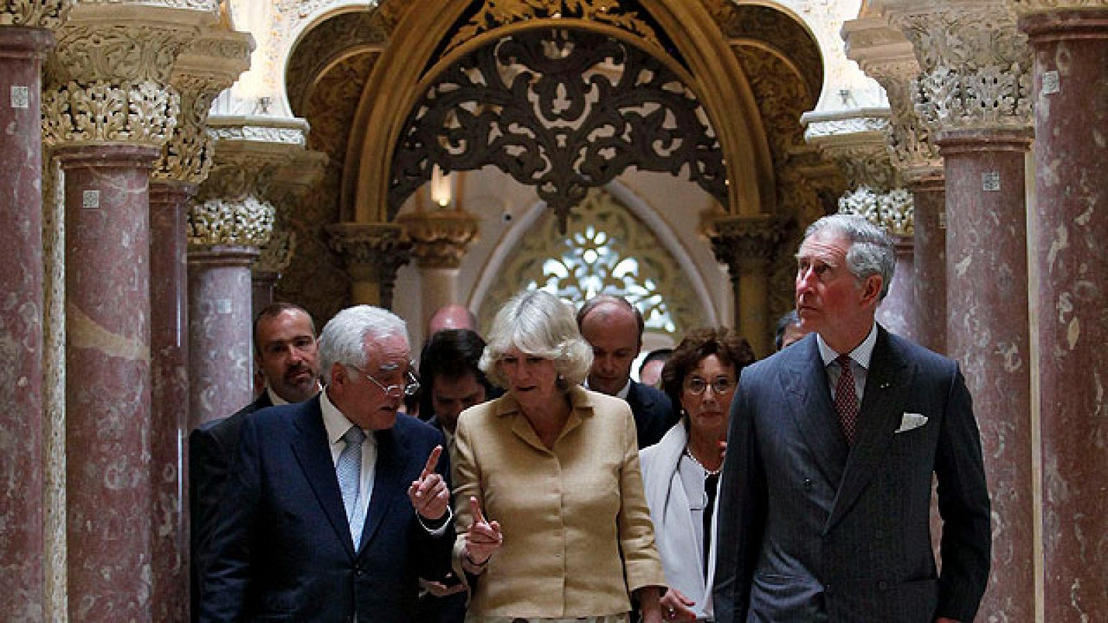 El Príncipe de Gales, Carlos de Inglaterra, y su esposa Camilla han visitado Sevilla