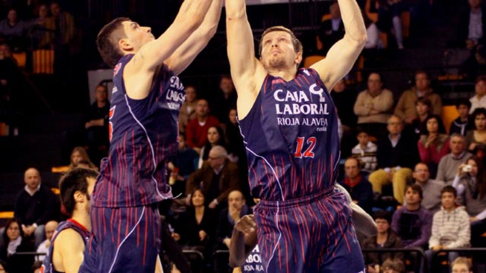 Regal Barcelona y Caja Laboral, pese a su eliminación, protagonizan dos de las tres mejores jugadas