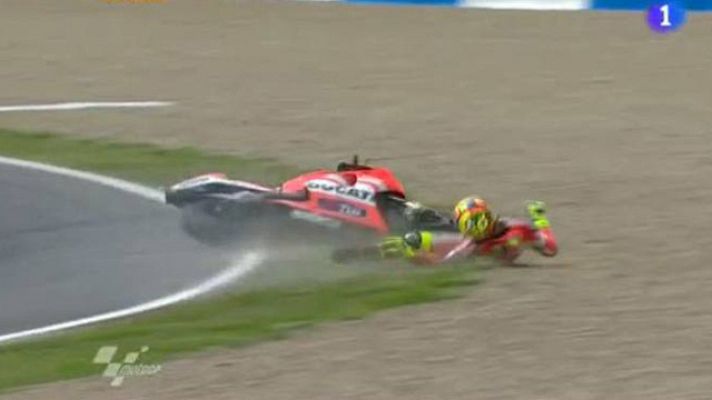  - Primera caída de Rossi con la Ducati