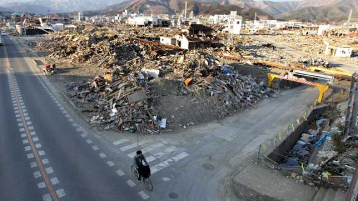 Telediario 1 - Controlar Fukushima llevará meses
