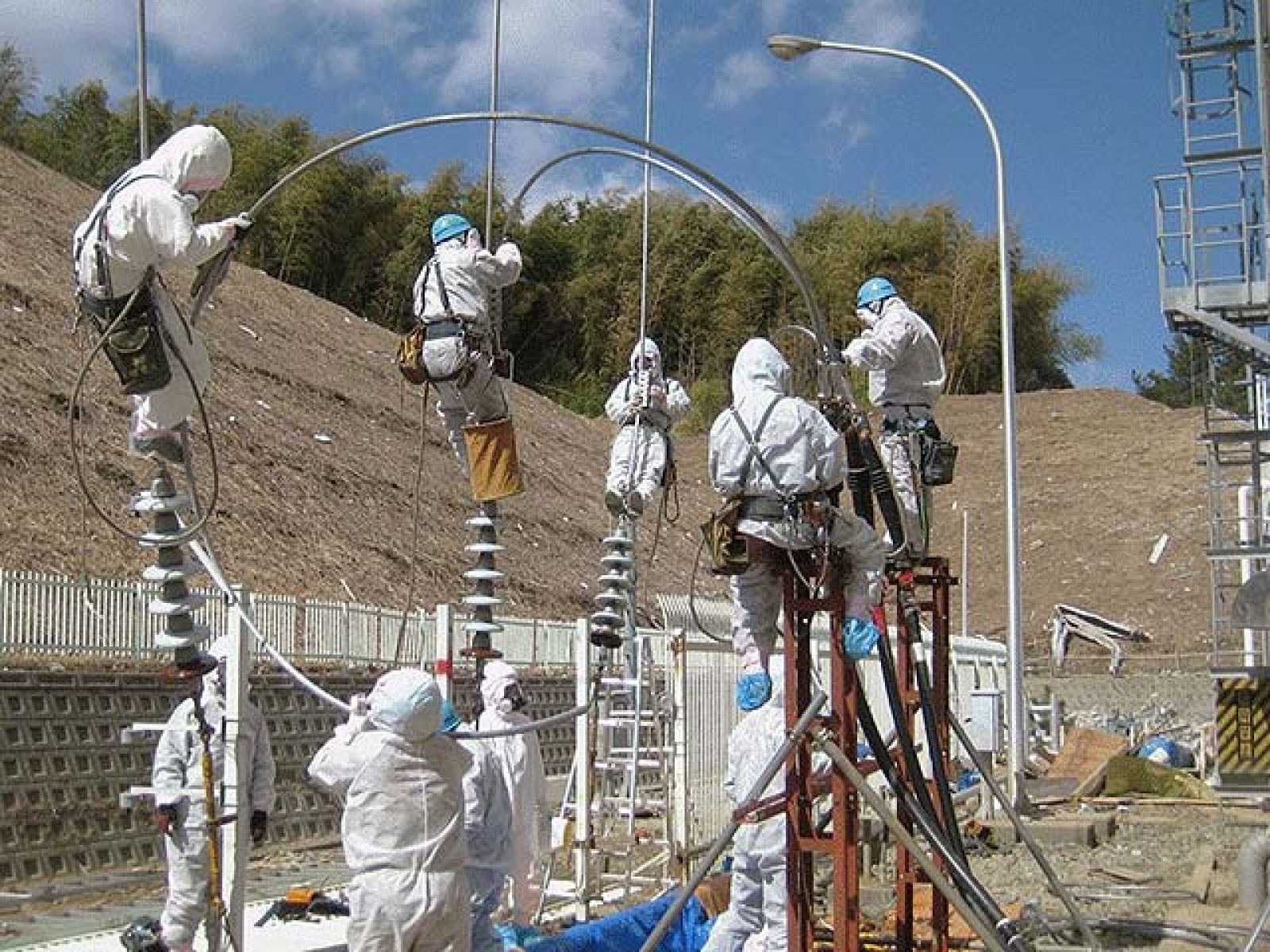 Telediario Matinal en cuatro minutos - 05/04/11 | Ver