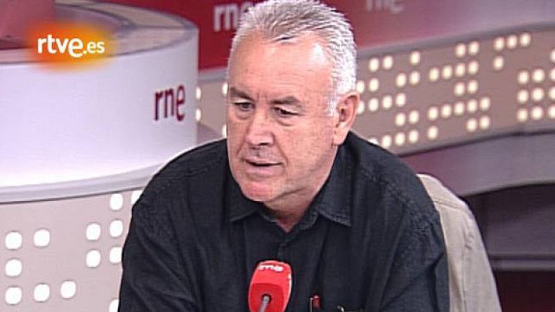 Cayo Lara: "La solución a la crisis no viene por la derecha" (RNE) - En días como hoy | Ver