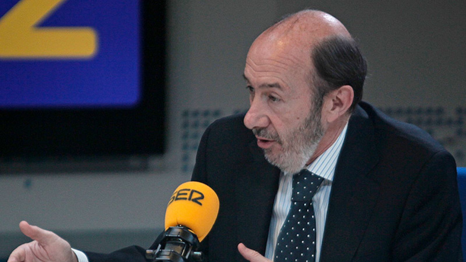 Rubalcaba cree que Zapatero ha dado el poder a los militantes - Informativo 24h | Ver