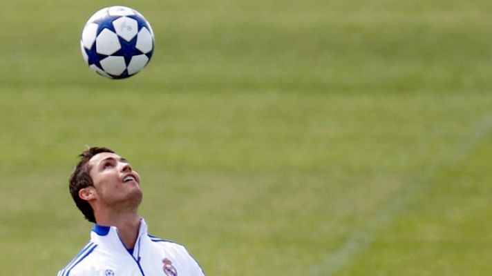 Telediario 1 - El Bernabéu se viste de cuartos