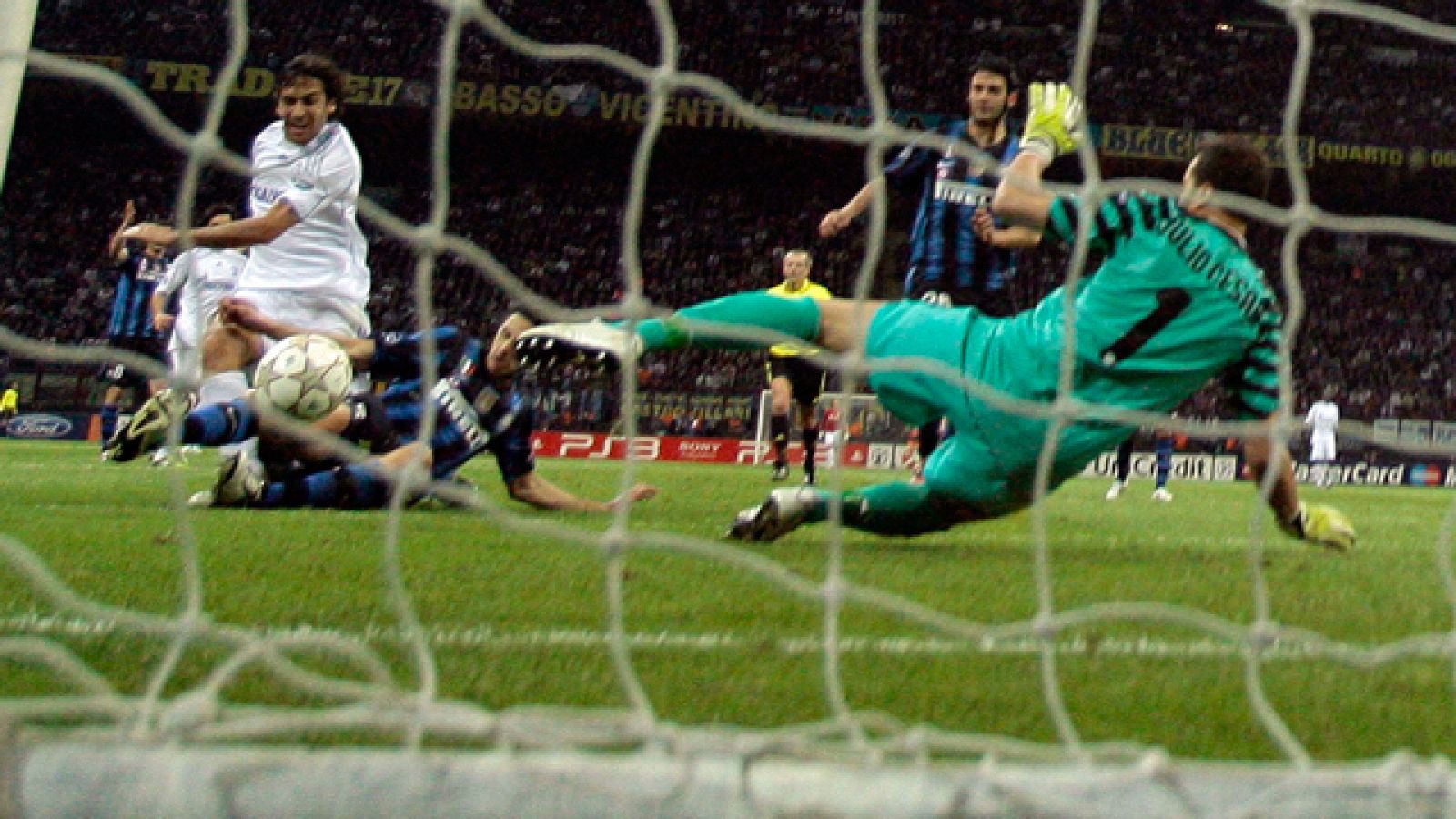 Resumen del Inter de Milan 2-5 Schalke, correspondiente al encuentro de ida de cuartos de final de la Champions.