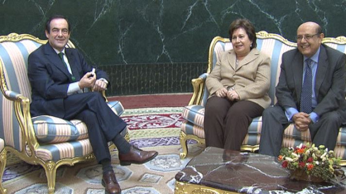 Telediario 1 - La economía es el principal motivo de las reclamaciones al Defensor del Pueblo