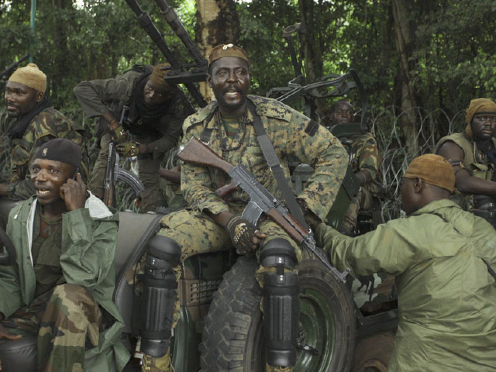 En Costa de Marfil, la falta de una salida diplomática, ha recrudecido los combates en Abiyán