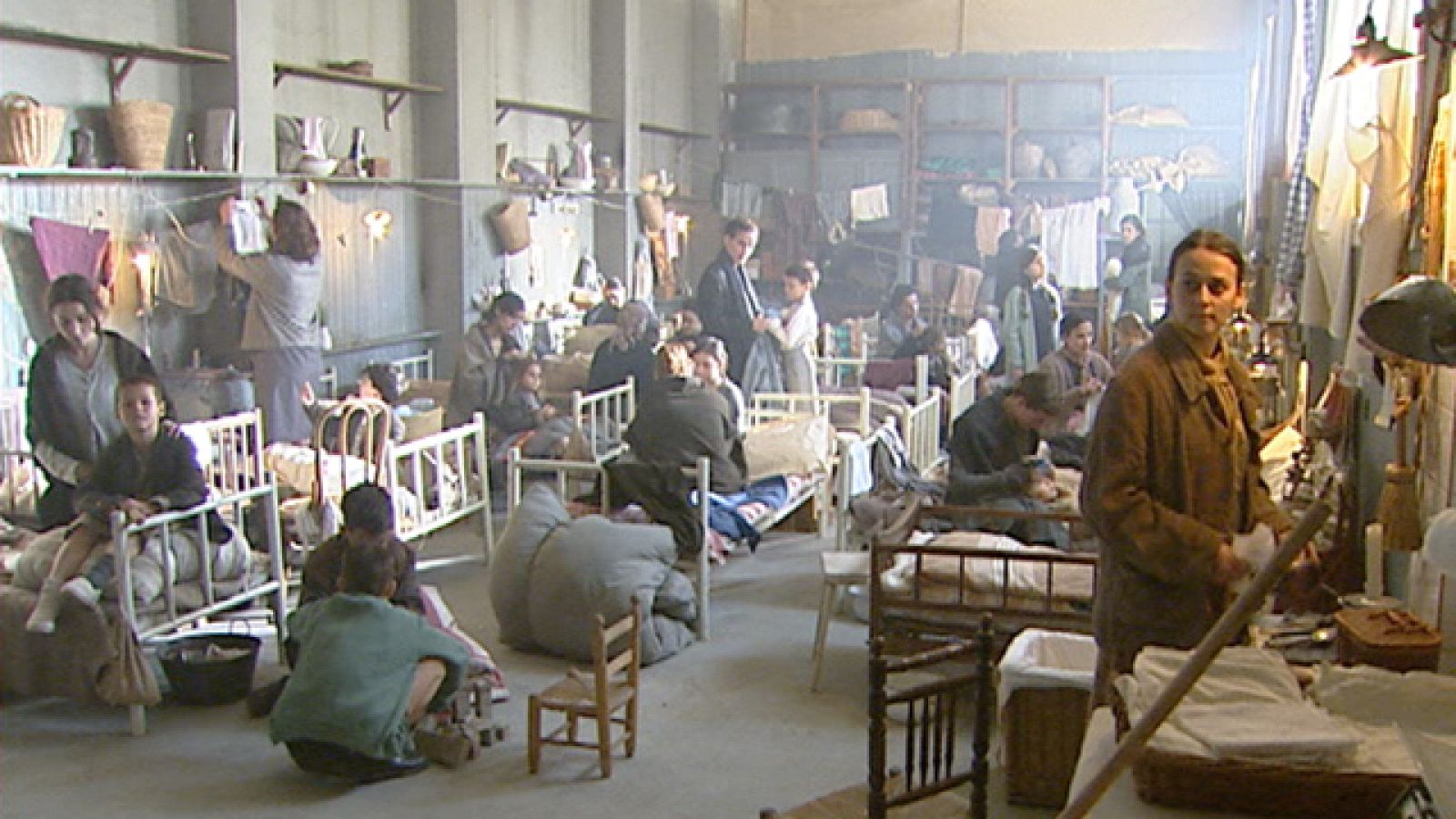 Zambrano rueda la versión cinematográfica de "La voz dormida" | Ver