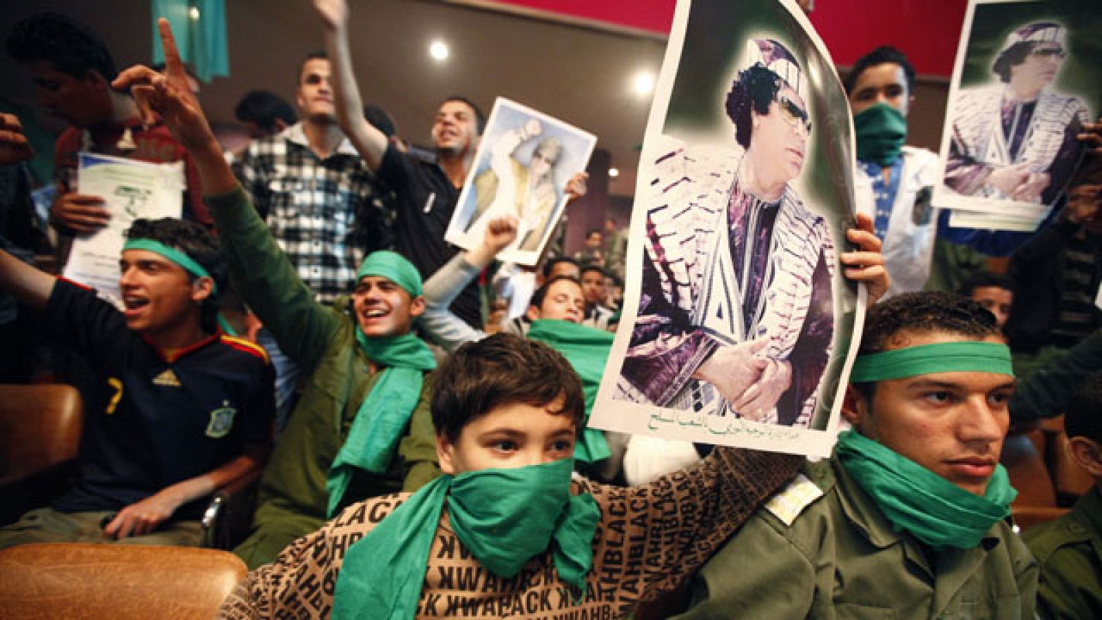 Los partidarios de Gadafi se manifiestan en Trípoli