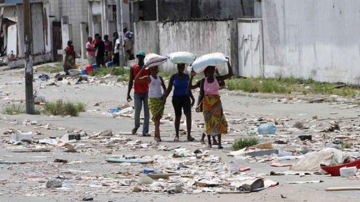 Telediario 1 - Gbagbo aislado en su búnker