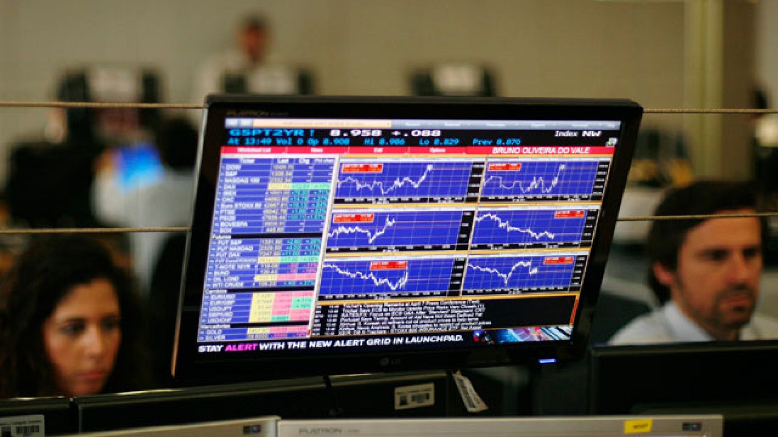 Organismos internacionales como la Comisión Europea y la OCDE, han señalado la diferencia entre la situación de España y Portugal, después de que el país luso solicitara a la Unión Europea la activación del rescate financiero