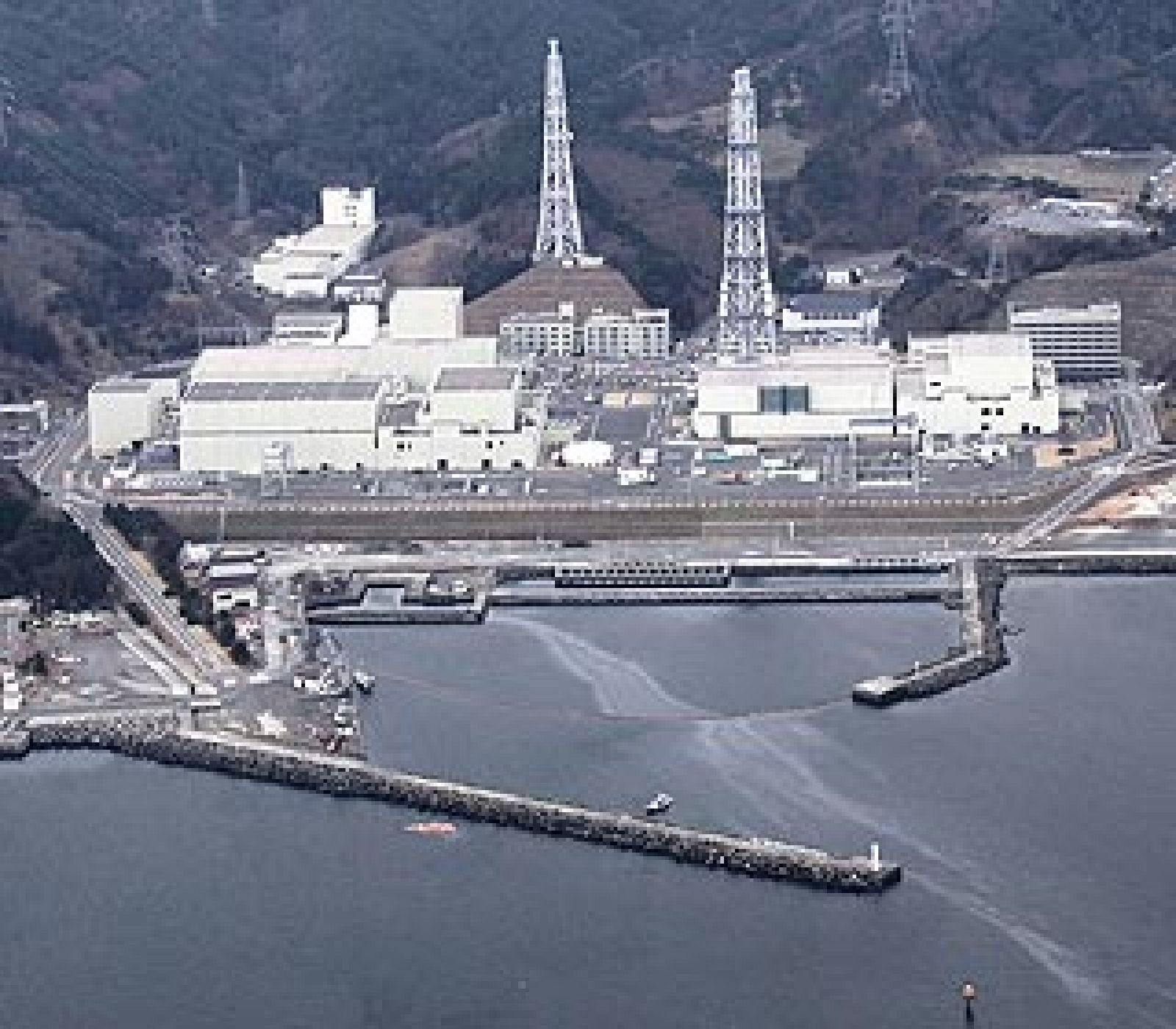 Las autoridades japonesas alertan de nuevas réplicas y derrumbes de edificios