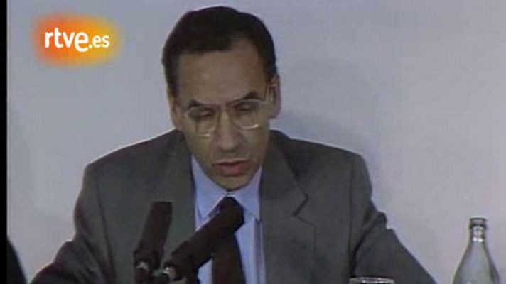  - Derrota del CDS-dimite Suárez