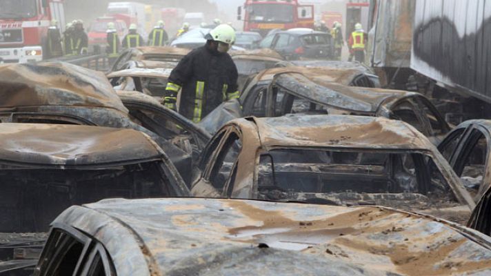 Telediario 1 - Accidente por tormenta de arena