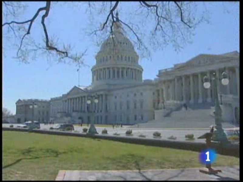 Republicanos y conservadores debaten contra reloj para encontrar un acuerdo sobre la Ley de Presupuestos, que impida el cierre de la administración. El cerrojazo de la administración afectaría a 800.000 funcionarios.