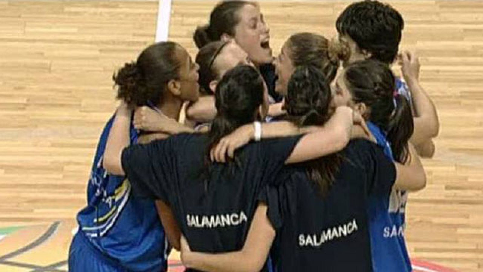 El Halcón Avenida ha superado (49 - 61) Ros Casares y jugará la final de la Euroliga femenina frente al Spartak de Moscú. Esta será la segunda final que dispute el conjunto salmantino, que en la antior ocasión quedó subcampeón.