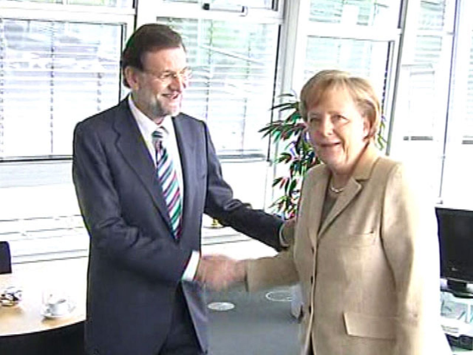 Rajoy apoya ante Merkel los acuerdos del último Consejo Europeo