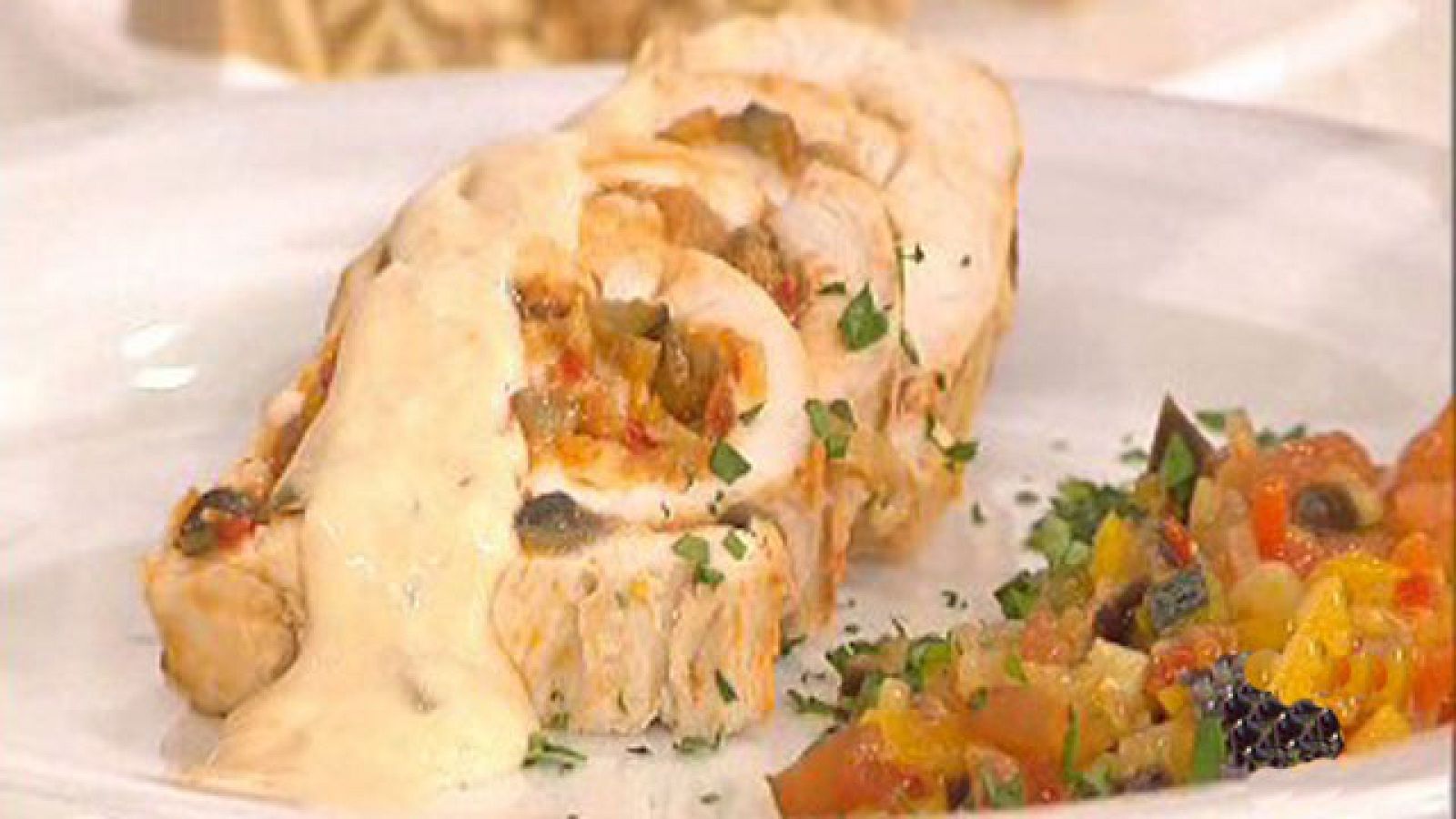 Saber cocinar - Pollo relleno de pisto con salsa bechamel (11/04/11)