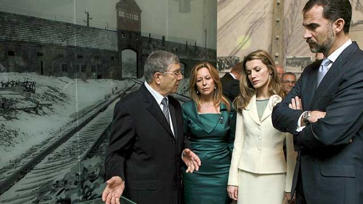 Telediario 1 - Telediario 2 en 4' - 11/04/11