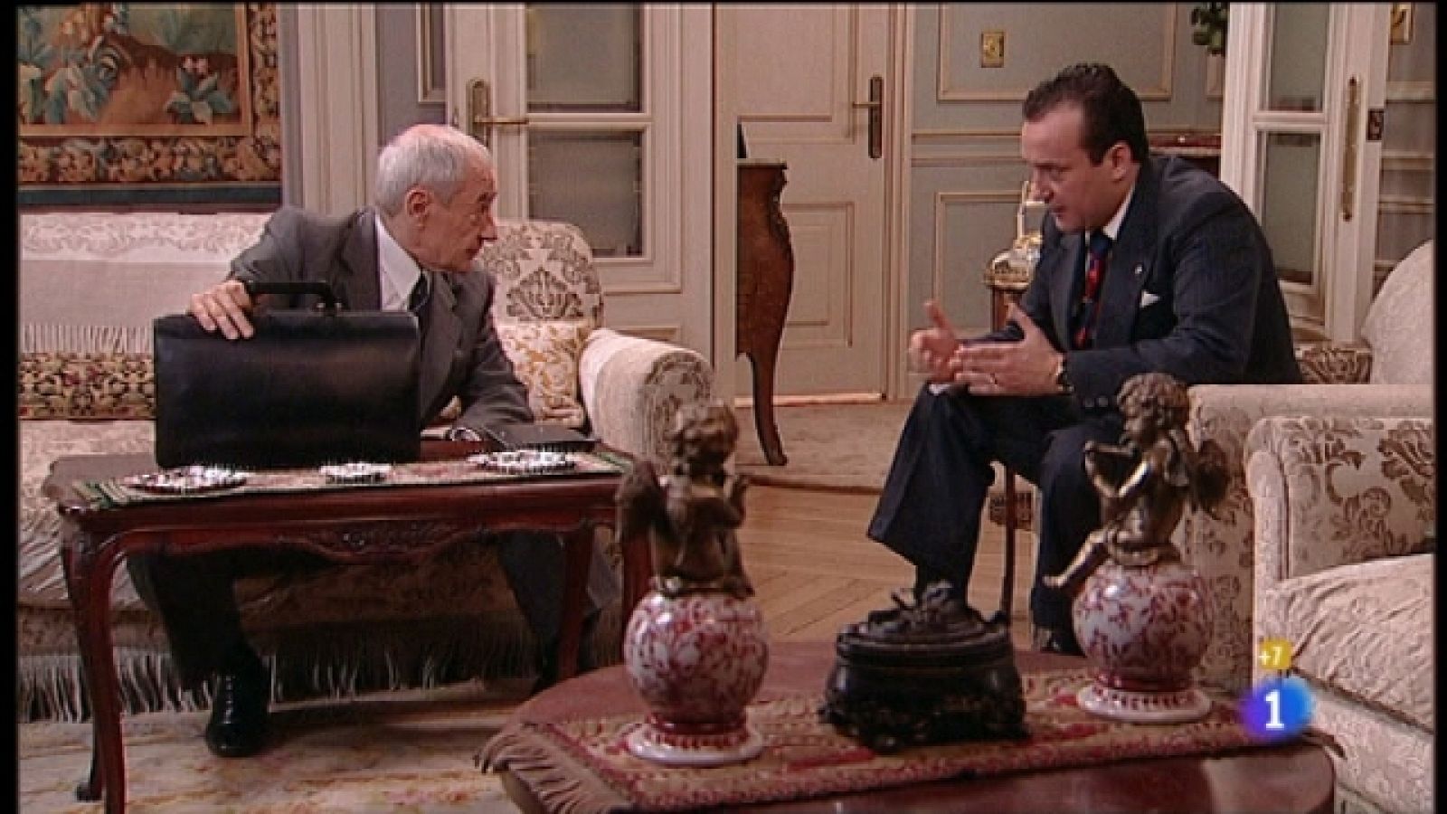 Amar en tiempos revueltos - T6 - Capítulo 157 - Ubaldo queda fuertemente impactado por el descubrimiento de que Joachim es Johann Lemper, el médico que esterilizó a Irene, y no sabe si debe o no decírselo - Ver ahora