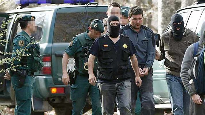 Telediario 1 - Hallados 2.000 kg explosivos de ETA