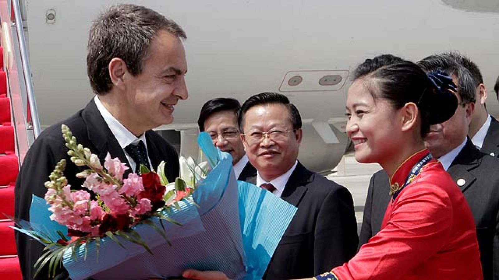 Telediario Matinal en cuatro minutos - 15/04/11 | Ver