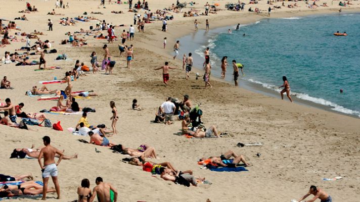 Telediario 1 - Muchas familias comienzan sus vacaciones de Semana Santa