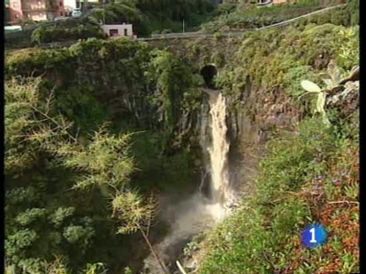 Telediario 1 - Escape de miles de metros cúbicos de agua en La Palma