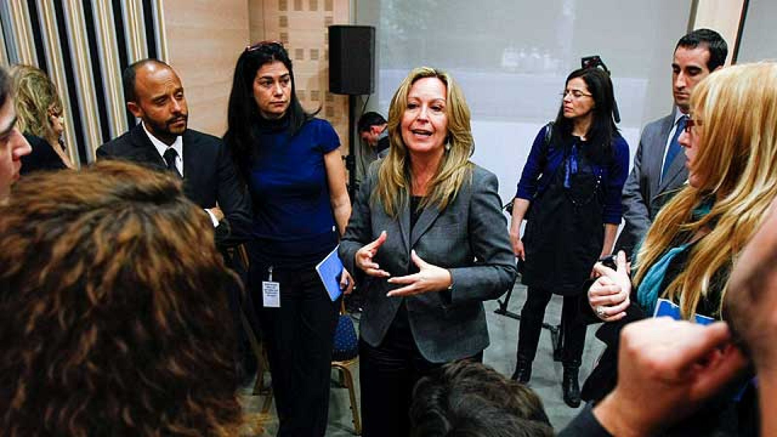 Trinidad Jiménez recuerda el importante papel que España puede jugar en Oriente Próximo a los embajadores