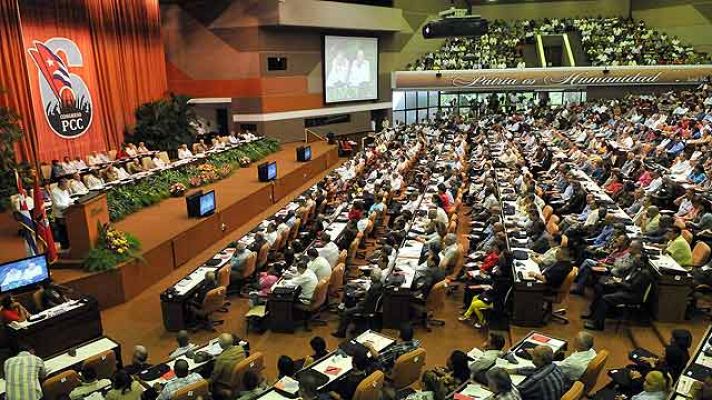 Telediario 1 - El congreso del Partido Comunista de Cuba entra en su recta final para aprobar las reformas propuestas por Raúl Castro