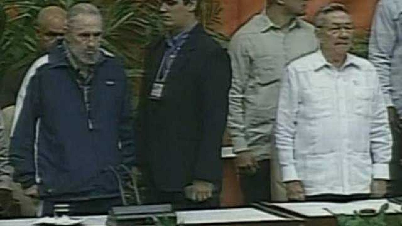 Entre aplausos y ovaciones ha sido recibido el expresidente cubano Raúl Castro en el acto de clausura del VI Congreso del Partido Comunista Cubano, en el que no ha habido sorpresas: Raúl Castro ha sido elegido primer secretario del PCC. El nuevo líd