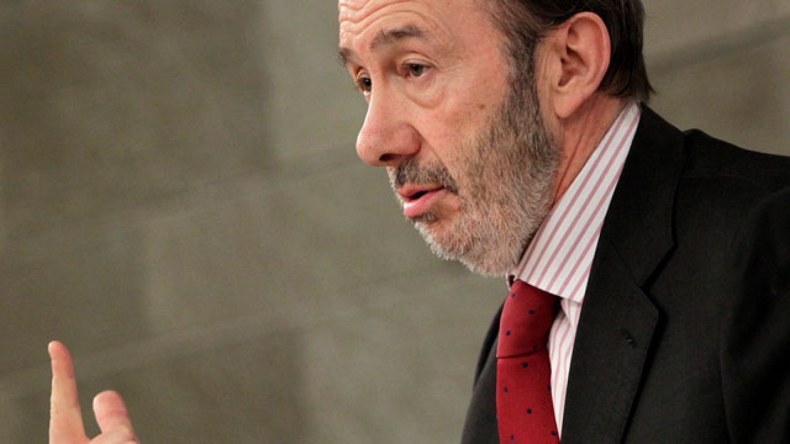 Rubalcaba recuerda que son los jueces los que impugnan listas | Ver