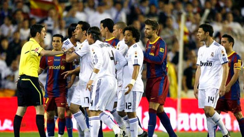 Tángana copera entre Arbeloa y Villa