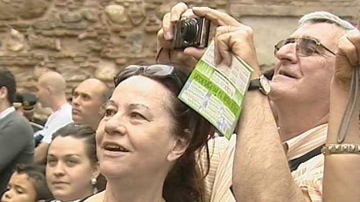 Telediario 1 - Turistas europeos en procesiones