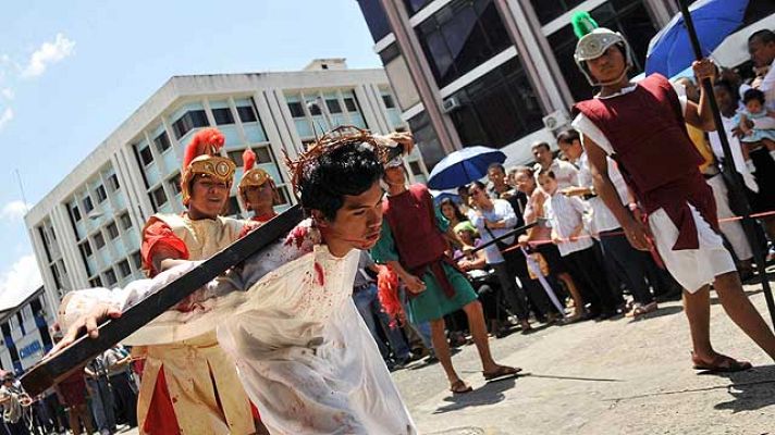 Telediario 1 - La Semana Santa en todo el mundo