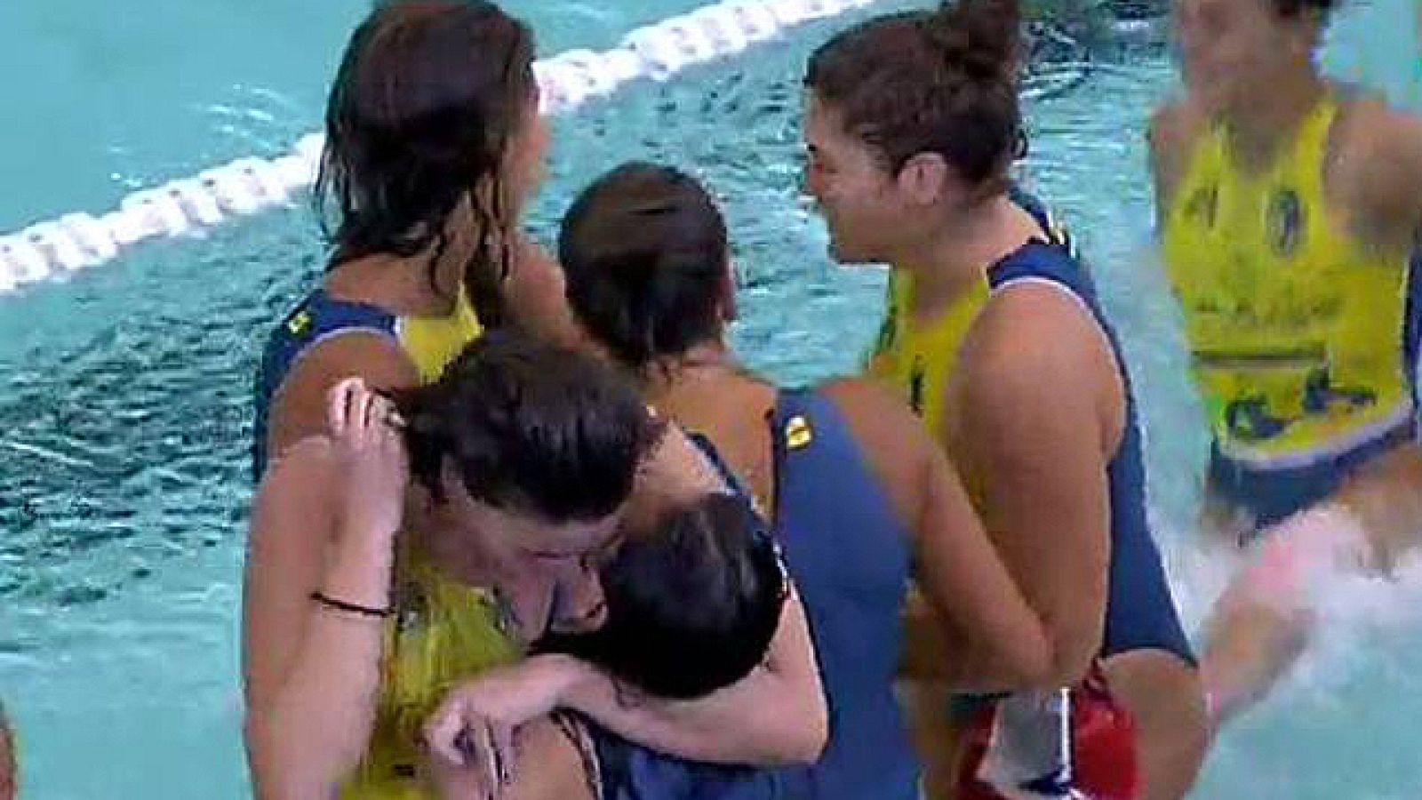 El CN Sabadell Aastralpool se ha proclamado campeón de Europa de  waterpolo en categoría femenina tras superar este domingo en la final  al Orizzonte Catania (13-8) italiano, que partía como favorito en la  Final Four celebrada en Can Llong (Sabadell