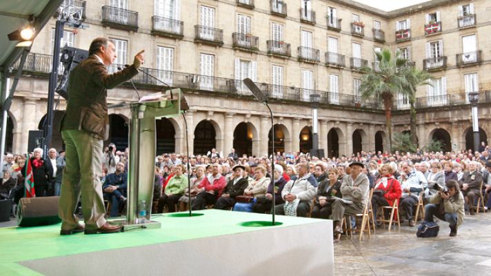 Telediario 1 - Los nacionalistas vascos celebran por separado el Aberri Eguna