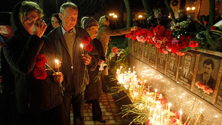 Telediario 1 - Telediario Matinal en 4' - 26/04/11