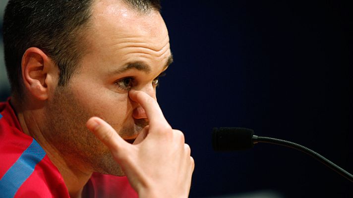 Telediario 1 - Iniesta llega tocado a Madrid