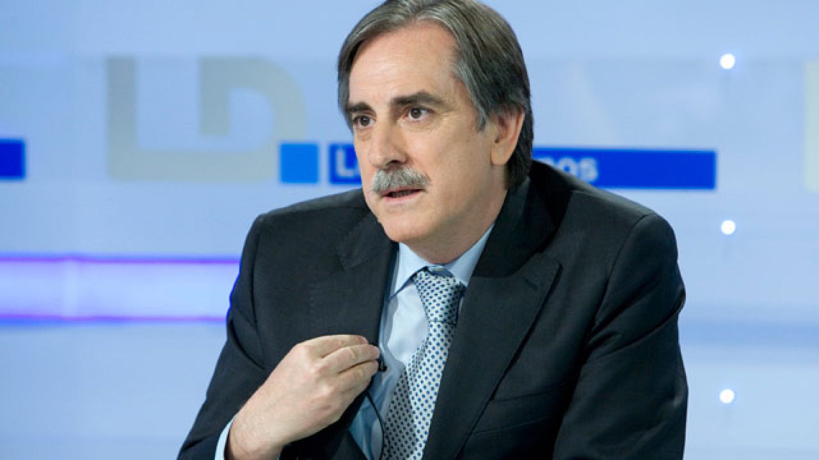 Trabajo descarta llegar a cinco millones de parados | Ver