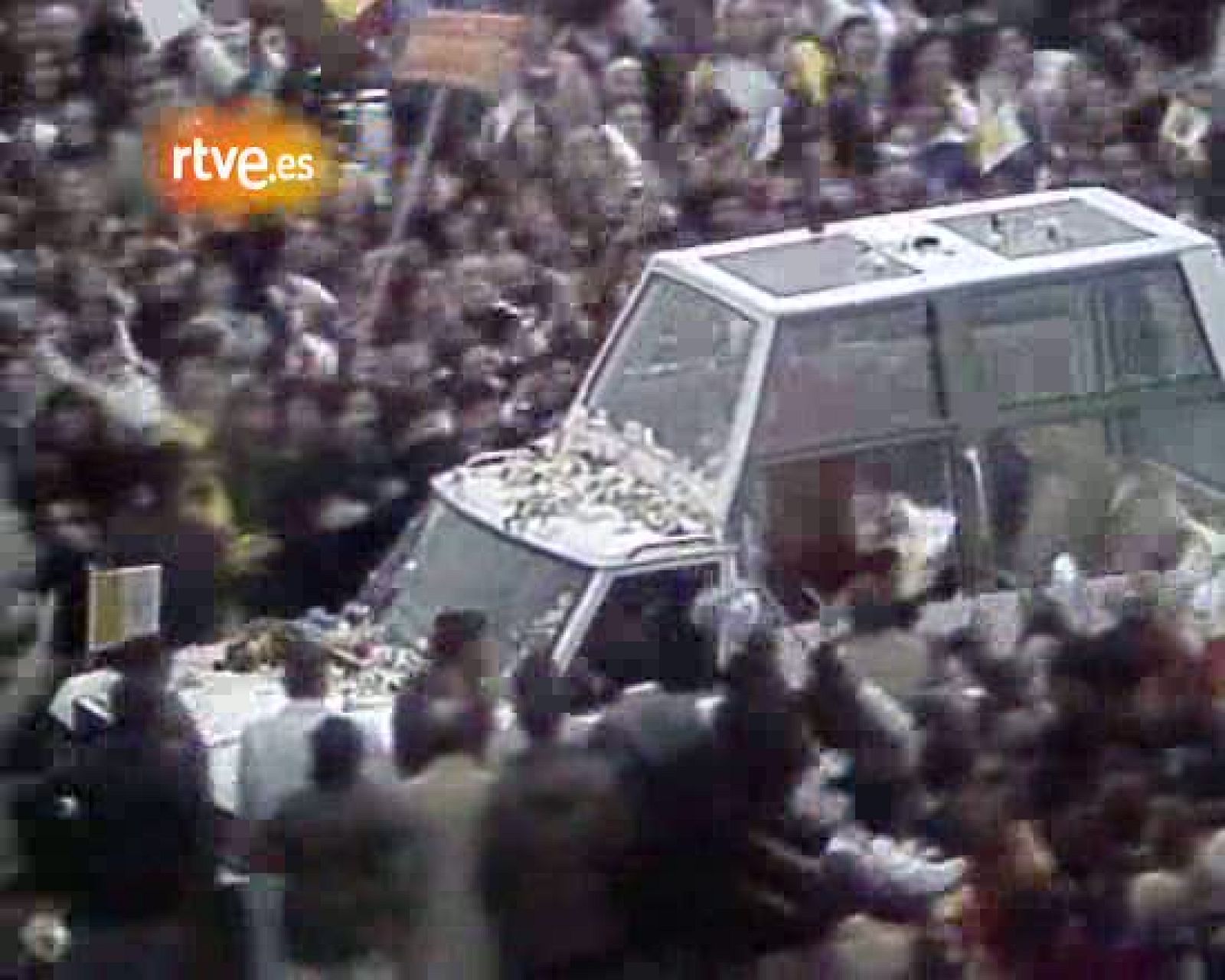 El Papa en Santiago de Compostela durante su primera visita al país, en 1982