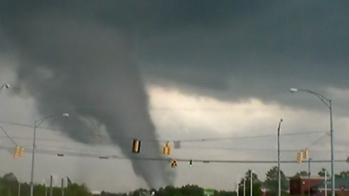 Telediario 1 - 300 muertos en EE.UU.